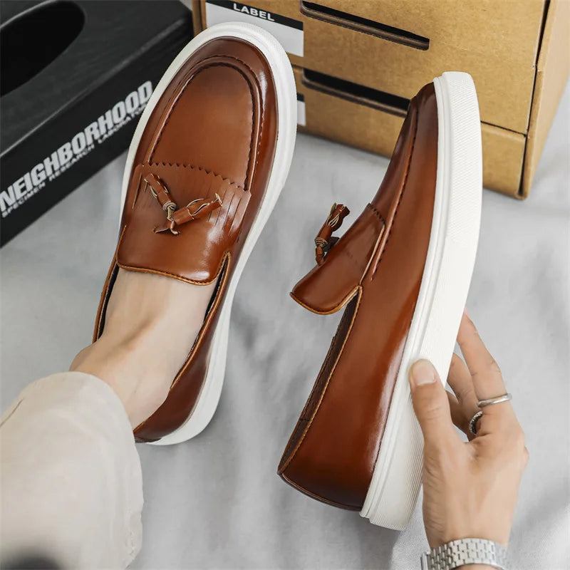 Designer Luxury Mens Wedding Dress 38~46 Tassel Loafers Brand Business Casual Moccasin Leather Driving Formal Suit Shoes for Men