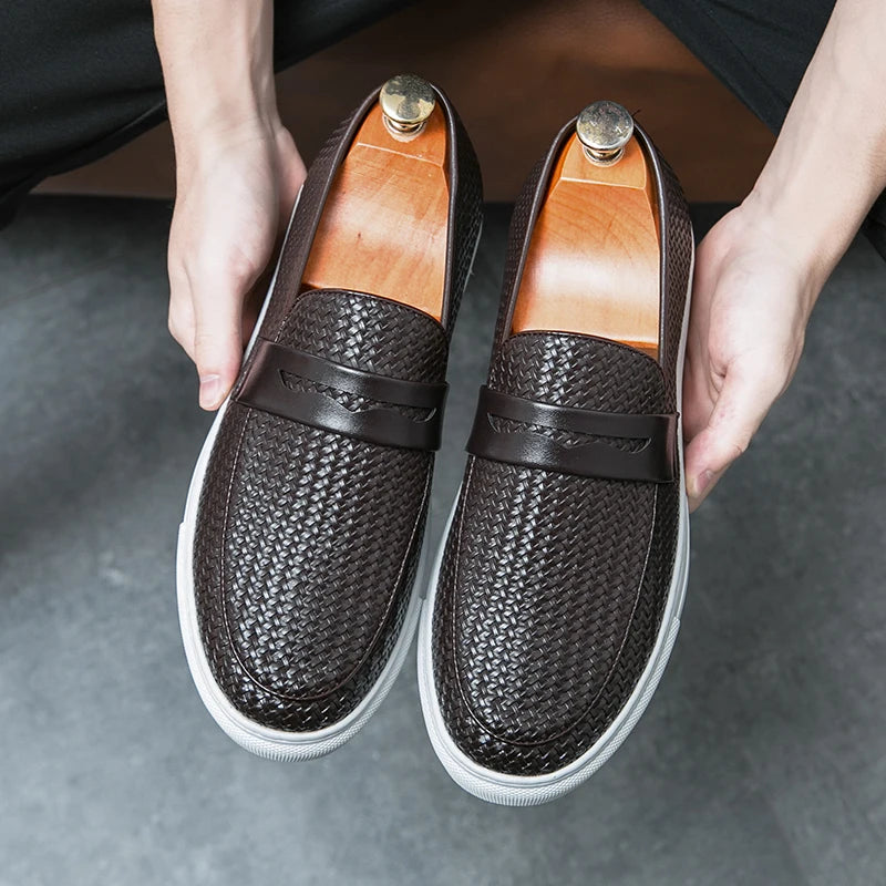 Fashion Slip On Loafers Men Shoes Board Soft Casual Leather Shoes Men Sneakers Party Weave Pattern Shoes For Man Flat Free