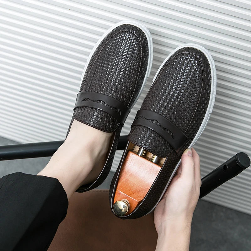 Fashion Slip On Loafers Men Shoes Board Soft Casual Leather Shoes Men Sneakers Party Weave Pattern Shoes For Man Flat Free