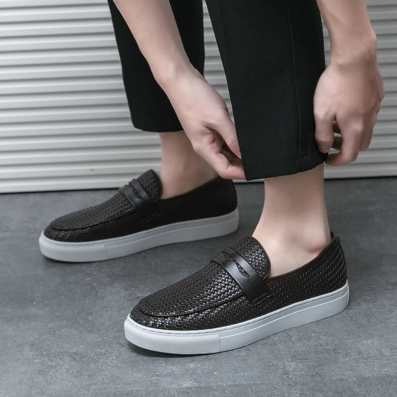 Fashion Slip On Loafers Men Shoes Board Soft Casual Leather Shoes Men Sneakers Party Weave Pattern Shoes For Man Flat Free