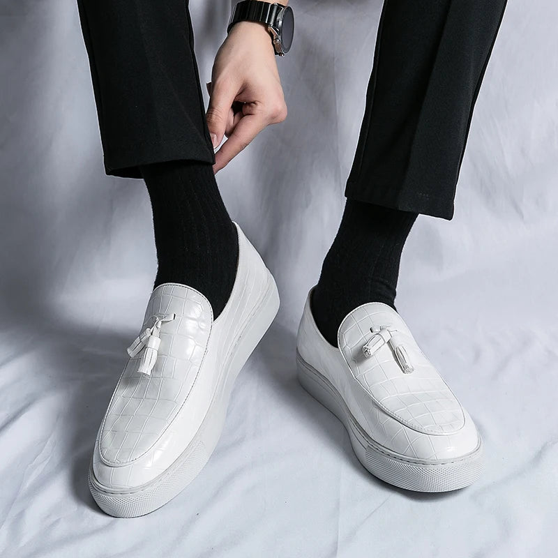 Summer White Sole Leather Men Loafers Breathable Flats Outdoor Men's Shoes Casual Footwear Male Tassel Lightweight Fashion Shoes