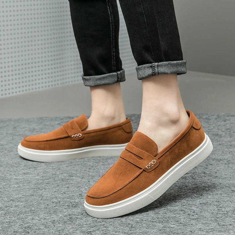 Retro Style Men Leather Loafers Non Slip Walking Flats Breathable Outdoor Slip on Casual Shoes for Male Antiskid Hiking Footwear