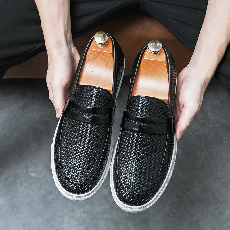 Fashion Slip On Loafers Men Shoes Board Soft Casual Leather Shoes Men Sneakers Party Weave Pattern Shoes For Man Flat Free